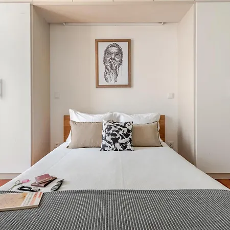 Jardim Do Tabaco - Spacious And Full Of Light 1 Bdr アパート *